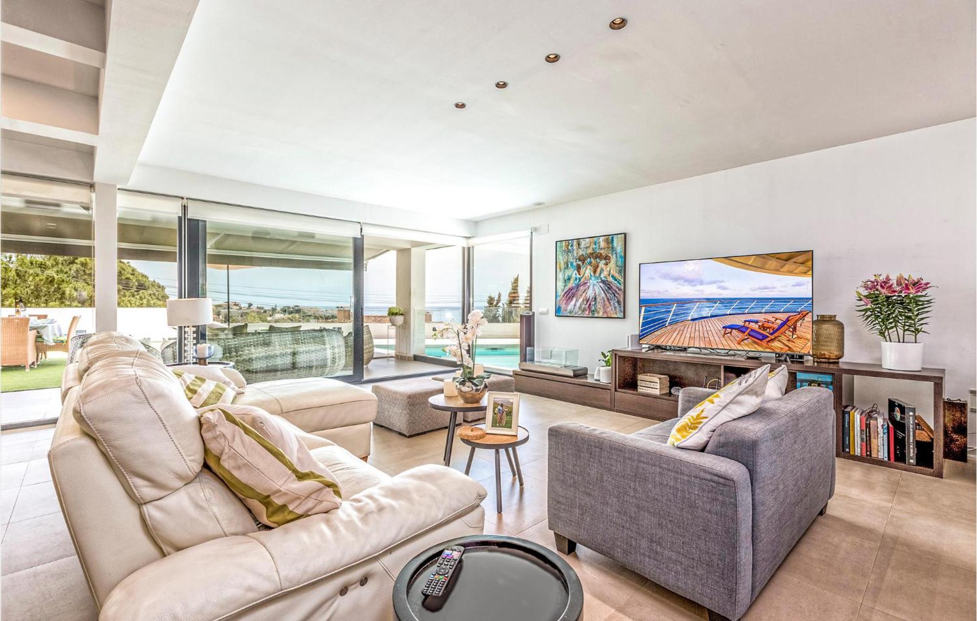 Awesome Home In Cala Del Moral With Kitchen La Cala Del Moral Exterior photo